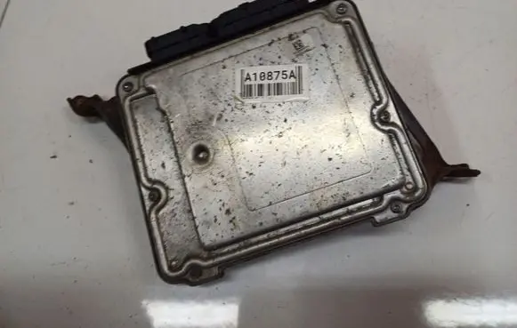 Toyota Auris 150 Engine control unit/module 0281013413