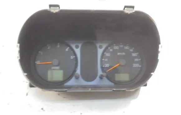 Ford Fusion Speedometer (instrument cluster) 2S6F10849NE