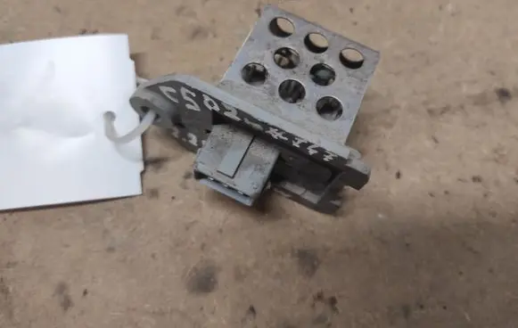 Coolant fan relay