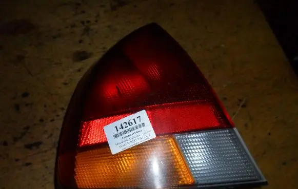 Mitsubishi Carisma Rear/tail lights