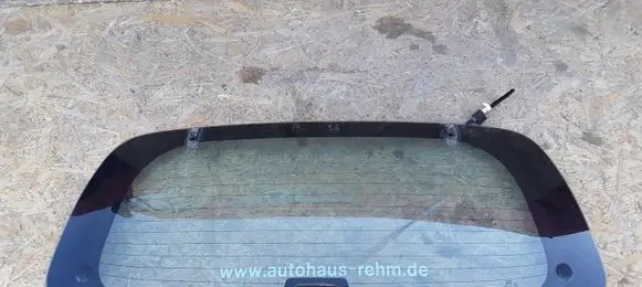 Hyundai Santa Fe Rear windscreen/windshield window E243R001234