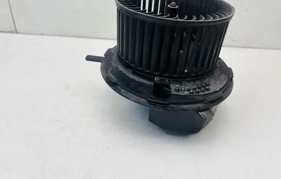 Volkswagen Touran I Heater fan/blower 1K1820015C