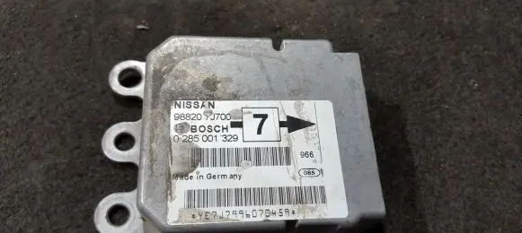 Nissan Primera Airbag control unit/module 0285001329 988207J700