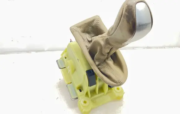 Mercedes-Benz E W211 Gear shifter/selector A2112673124