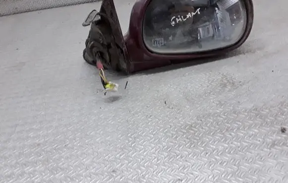 Mitsubishi Galant Front door electric wing mirror E201843