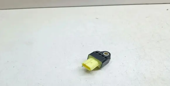 Toyota RAV 4 (XA30) Airbag deployment crash/impact sensor 8983142010