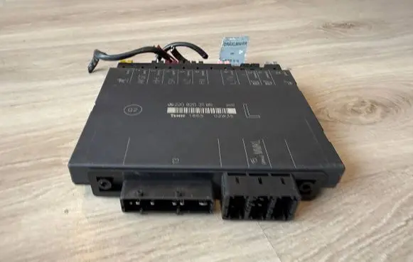 Mercedes-Benz S W220 Seat control module A2208203185 2208203185