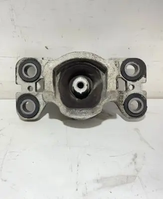 Volvo S60 Engine mount bracket 31401307