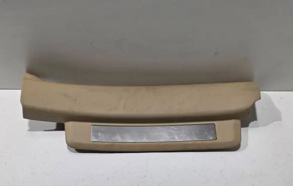 Lexus IS 220D-250-350 Rear sill trim cover 6793053020