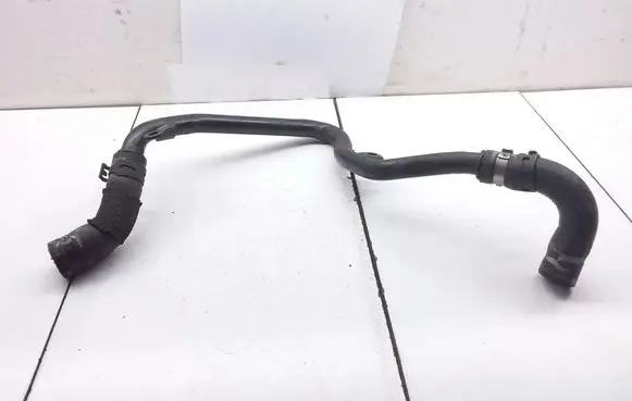 Volkswagen Touareg I Engine coolant pipe/hose 059121064C