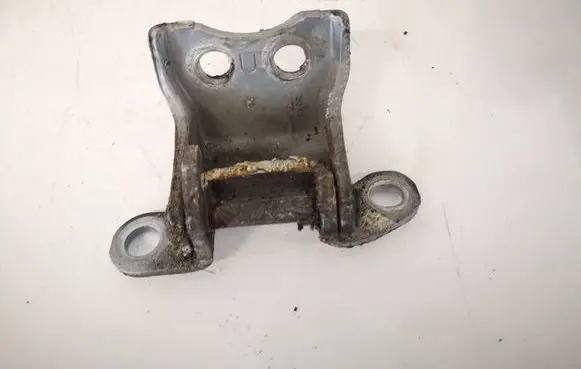Honda CR-V Front door upper hinge 