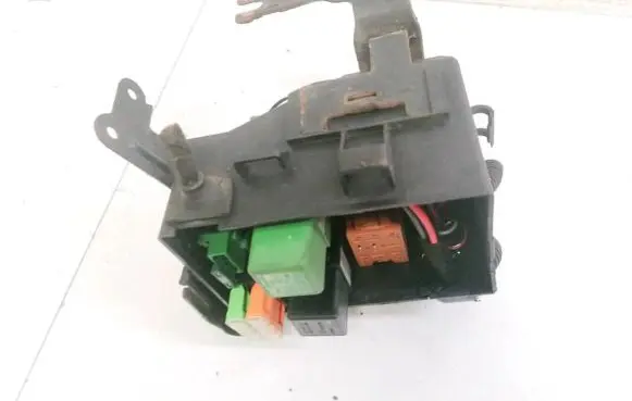 Opel Zafira A Fuse box set 90560119 2945