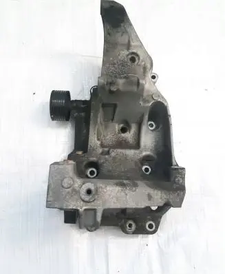 BMW 3 E90 E91 Generator/alternator bracket 7802639
