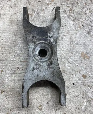Volkswagen PASSAT B7 Fuel Injector clamp holder 03L216A