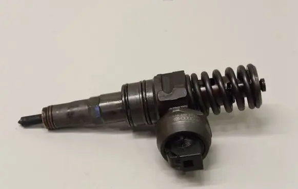 Audi A4 S4 B7 8E 8H Fuel injector 038130073BP