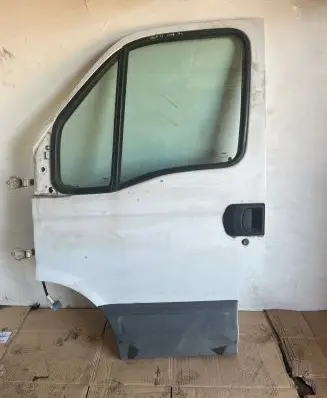 Iveco Daily 4th gen Front door