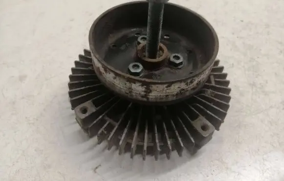 Volkswagen PASSAT B5.5 Viscous fan clutch 06B121347