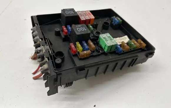 Skoda Octavia Mk2 (1Z) Fuse module 1K0937125A