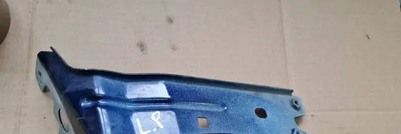 Maserati Quattroporte Fender mounting bracket 673002837