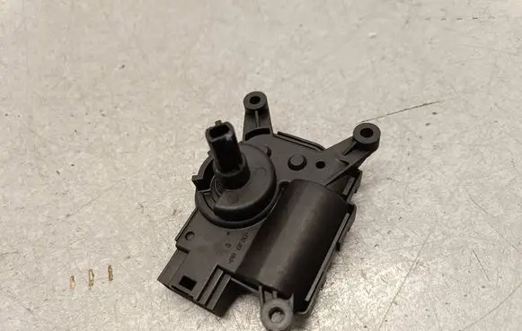 Volkswagen Golf VII Air flap motor/actuator 2Q0907511D T48303B 3293916M