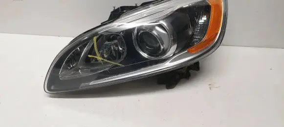 Volvo V60 Headlight/headlamp 9897USG 89908945 31420277