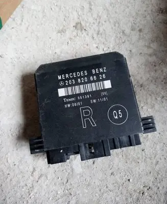 Mercedes-Benz C W203 Door control unit/module 2038206626