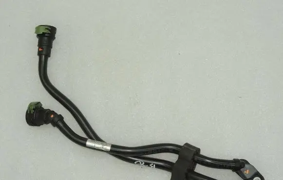 BMW 3 F30 F35 F31 Gearbox oil cooler pipe/hose 17228570449 8570449