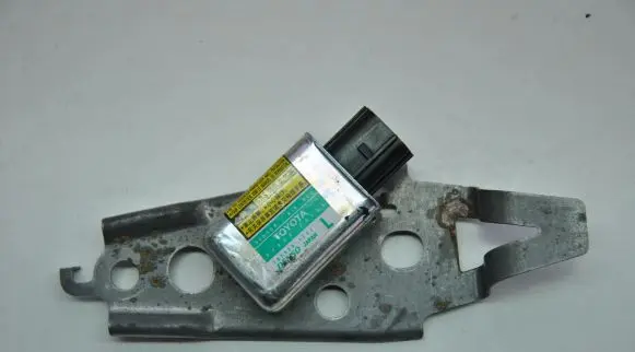 Lexus GS 300 350 430 450H Airbag deployment crash/impact sensor 8983030130 1879001762