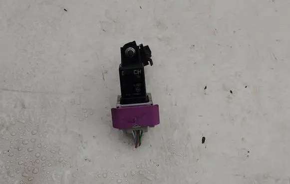 Opel Vivaro Glow plug pre-heat relay 8200798585