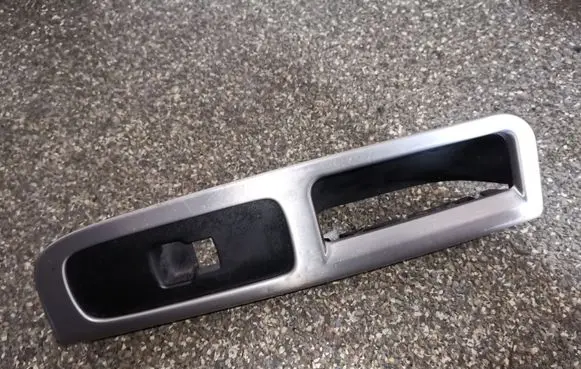 Volvo V50 Front door window switch trim 8679669