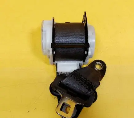 Mitsubishi Colt Rear seatbelt TKAB0EN188