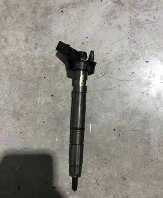 Fuel injector