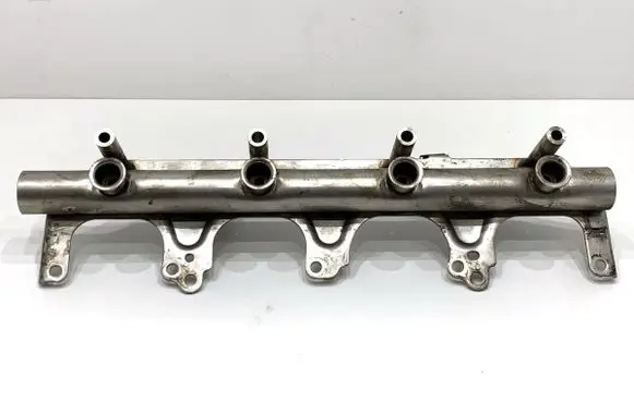 Audi A3 S3 8P Fuel main line pipe 06F133317G