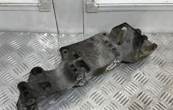 Generator/alternator bracket