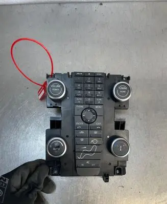 Volvo C30 Tailgate/trunk/boot open switch
