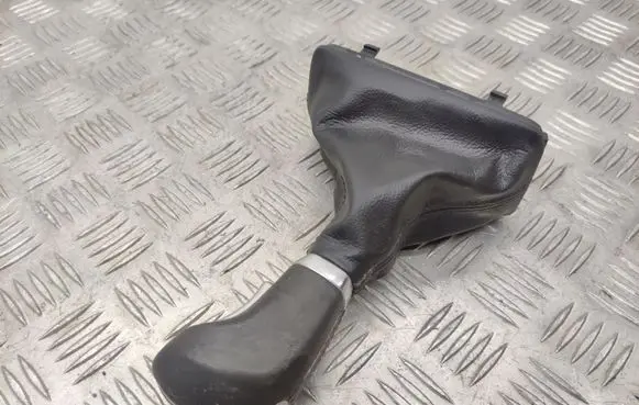 Hyundai Santa Fe Gear lever shifter trim leather/knob