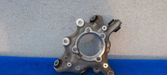 Mercedes-Benz E W214 Rear wheel hub 2140100