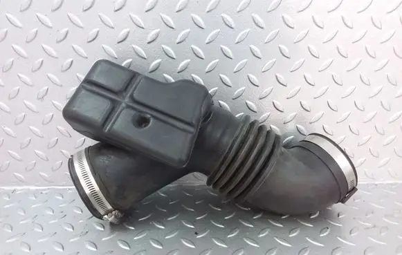 Subaru B9 Tribeca Air intake hose/pipe