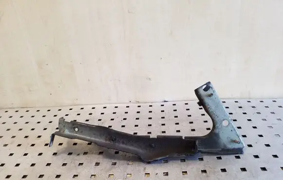 Audi A5 8T 8F Fender mounting bracket 8T0821135C