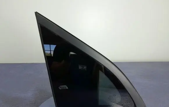 Hyundai Tucson TL Rear side window