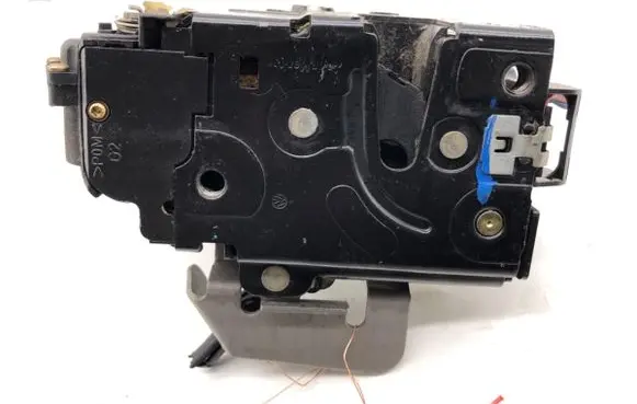 Audi A4 S4 B6 8E 8H Front door lock 4B1837015G