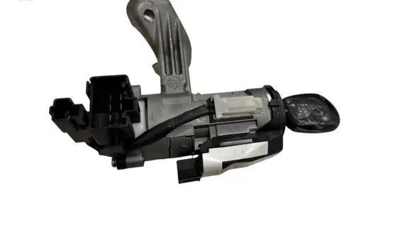 Toyota Corolla Verso E121 Ignition lock 45020024