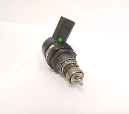 BMW X5 E70 Fuel pressure regulator 0281002738