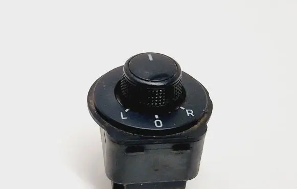 Skoda Octavia Mk3 (5E) Wing mirror switch 5E0959565B B71013