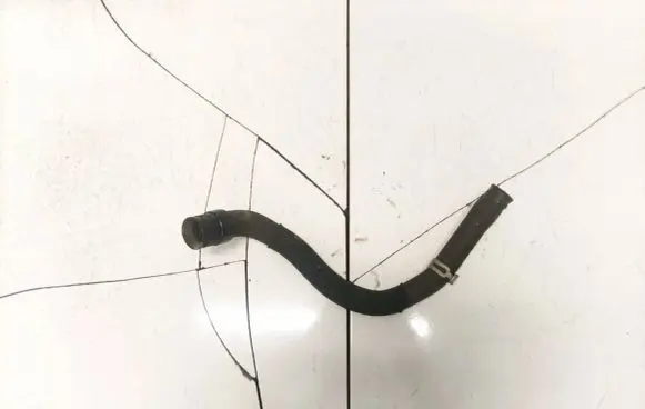 Peugeot 807 Engine coolant pipe/hose 643293970
