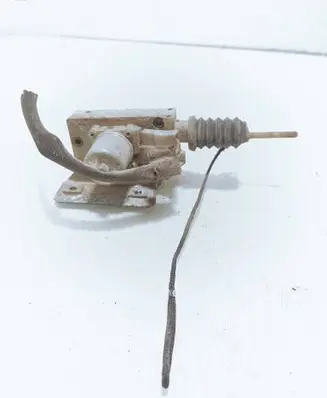 Fuel tank cap lock