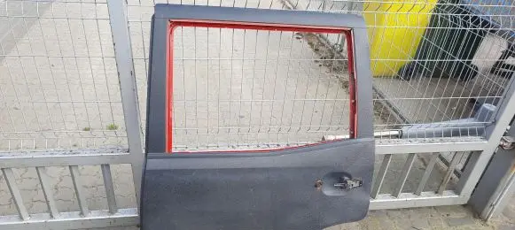Nissan Terrano Rear door