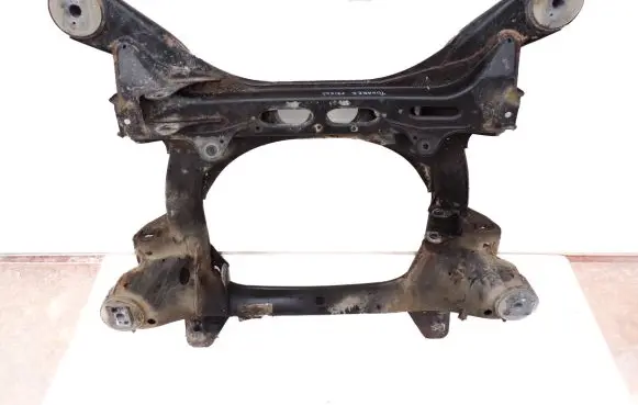 Volkswagen Touareg II Front subframe 7P0400025