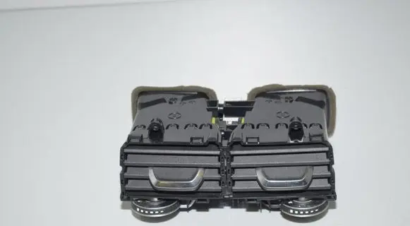 Rear air vent grill