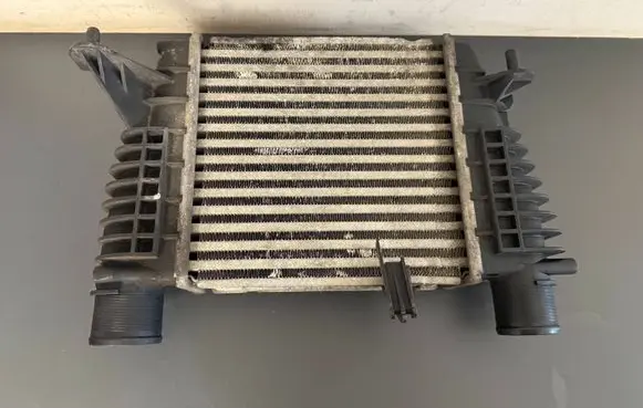 Renault Clio III Intercooler radiator 8200471885 8200471885A